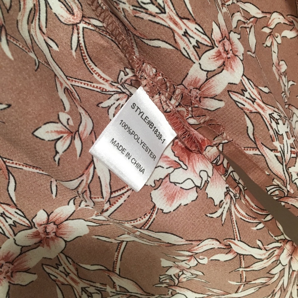 Jodifl Mauve Satin Pink / White Floral Kimono - Picture 6 of 6